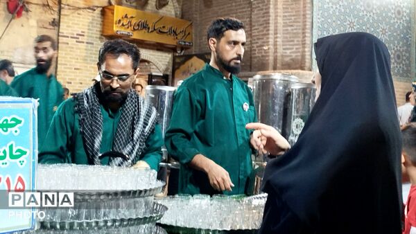 چایخانه فاطمه الزهرا در هشتاد و نهمین شب از اجتماعات مردمی 