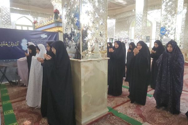 زیارت گلزار شهدا و اقامه نماز جماعت دانش‌آموزان فرزانگان در امامزاده ابراهیم ملارد