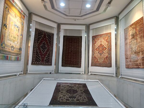 اردوی زیارتی و سیاحتی دارالقرآن سلسه الذهب در موزه حرم امام رضا (ع)