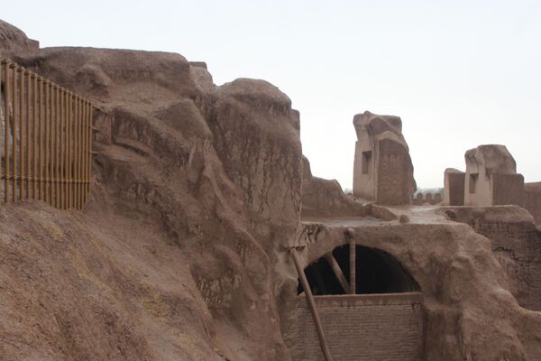 ارگ باران زده و بویِ نم کوچه‌های کاهگلی