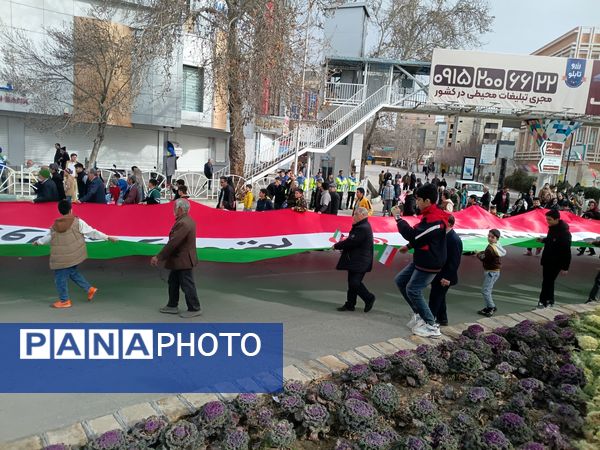 راهپیمایی یوم الله ۲۲ بهمن ماه امسال پررنگ تر از همیشه در شهر نیشابور 