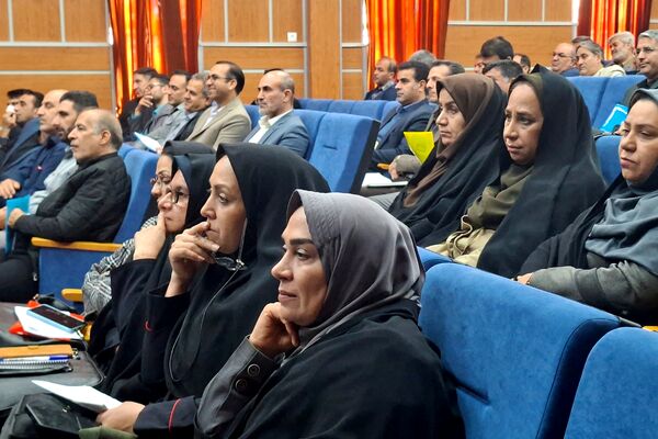 نشست فصلی مدیران شهرستان قرچک