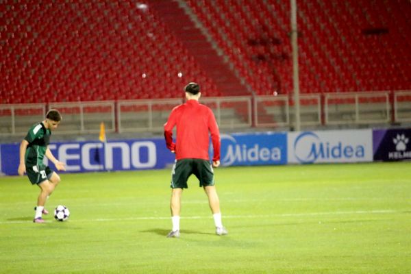 تمرین پیش از بازی با تراکتور تیم الوحده امارات