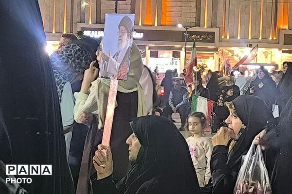 خیابان را رها نمی کنیم