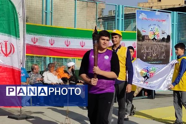 افتتاحیه المپیاد ورزشی درون مدرسه ای در دبیرستان شاهد علامه طباطبایی ناحیه دو شهرری 