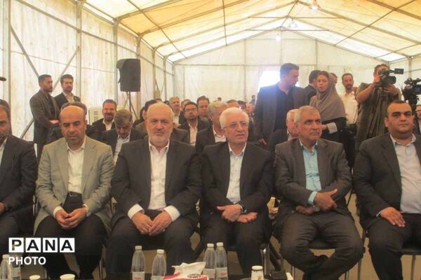 افتتاح نیروگاه خورشیدی ۷۲ مگاواتی قاسم خان اسفراین با حضور وزیر نیرو