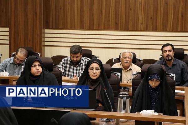 جلسه رابطین بسیج مدارس در سالن معلم ناحیه دو شهرری