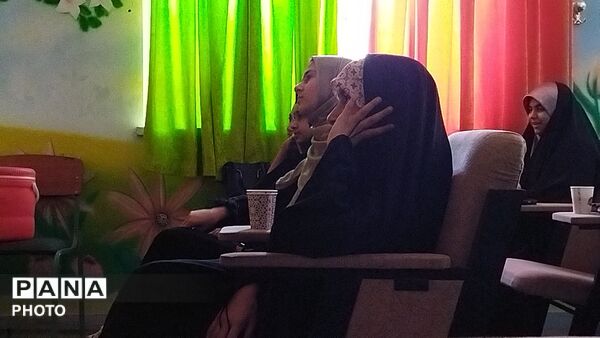 اولین جلسه از آموزش ساخت مستند و تولید محتوا در کانون مهر تابان 