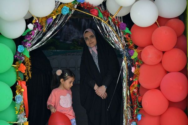 برگزاری جشن شکوفه‌های کلاس اولی دربهارستان‌دو