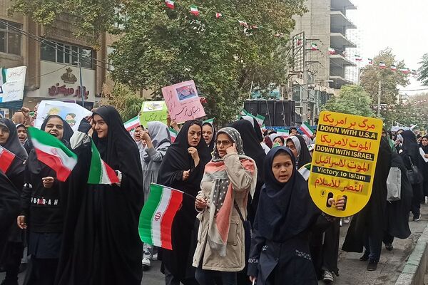  راهپیمایی ۱۳آبان در شهرستان ورامین