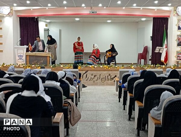 مسابقات سرود و لالایی خوانی در خلیل آباد
