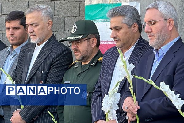 غبارروبی مزار شهدا در امام زاده حسن(ع) نسیم‌شهر