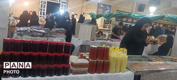 برپایی بازارچه محصولات بانوان در بنادکوک دیزه تفت