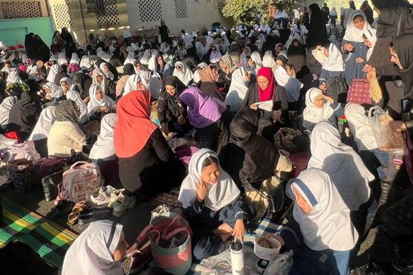 برگزاری مراسم صبحانه مادر دختری همزمان با آغاز هفته‌ پیوند اولیا و مربیان در دبستان مهندس وحید کیهانی ناحیه یک شهرری