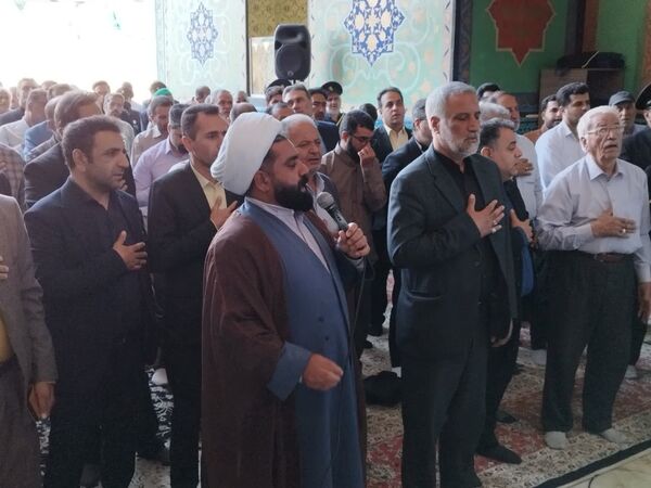 مراسم غبارروبی ضریح مطهر حضرت سلطانعلی(ع) همزمان با میلاد پیامبر(ص) و امام صادق(ع) در مشهد اردهال
