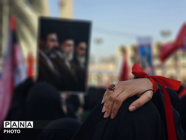 قاب ماندگار عشق؛ وداعی تاریخی در مصلی امام خمینی(ره)