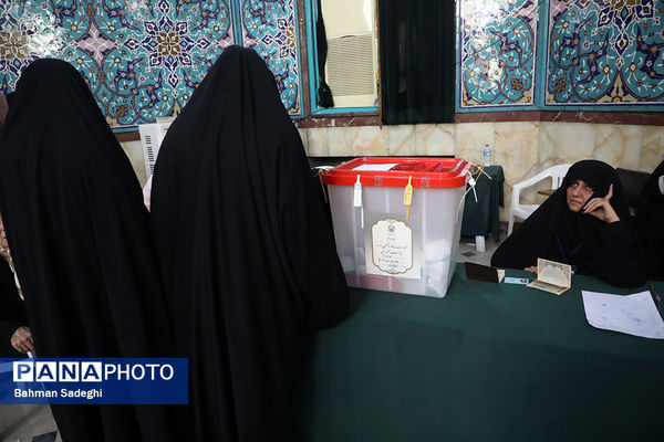 مرحله دوم انتخابات چهاردهمین دوره ریاست‌ جمهوری در حسینیه ارشاد