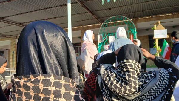 «صبحگاه مقاومت» در مدرسه شهید مطهری فین 