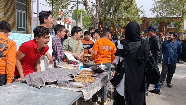 برپایی بازارچه کار و فناوری در دبیرستان شهید بهشتی آشخانه