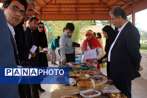 جشنواره غذا و صنایع دستی در اردوی تمشک دختران استان بوشهر