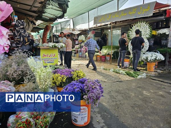 حال و هوای خاص در بازار گل محلاتی