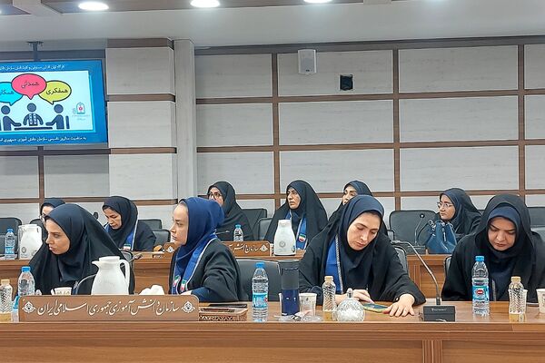 نشست فصلی و توان افزایی مأمورین و مسئولین سازمان دانش‌آموزی شهرستان‌های استان تهران 