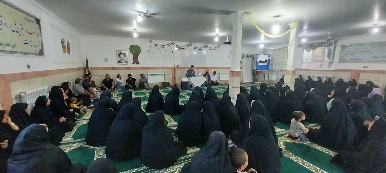 اولین جلسه انجمن اولیا و مربیان دبستان شهید عباسپور روستای عارف آباد کاشمر
