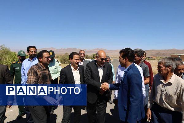 بازدید مدیرکل آموزش و پرورش استان یزد از آموزشگاه شهید نواب صفوی بهاباد