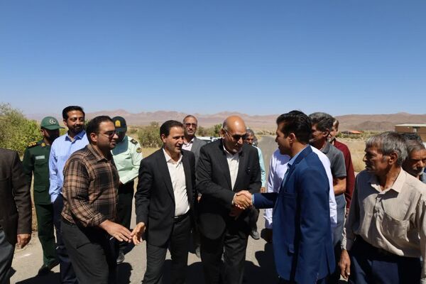 بازدید مدیرکل آموزش و پرورش استان یزد از آموزشگاه شهید نواب صفوی بهاباد