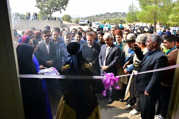 افتتاح چمن مصنوعی شهرک امام حسین(ع) در یاسوج 