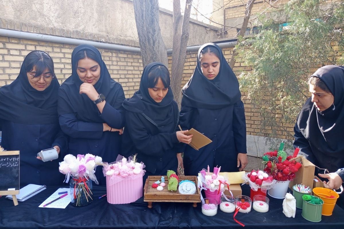 طلوعِ کارآفرینی در هنرستان ایثار ۲ شهرری
