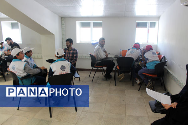 رقابت گروه‌های منتخب مدارس پسرانه استان قم در نخستین جشنواره سفیران سلامت 