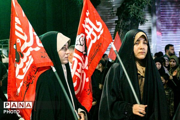 شب چهلم خاکسپاری رهبر شهید در زنجان/ سطح یک