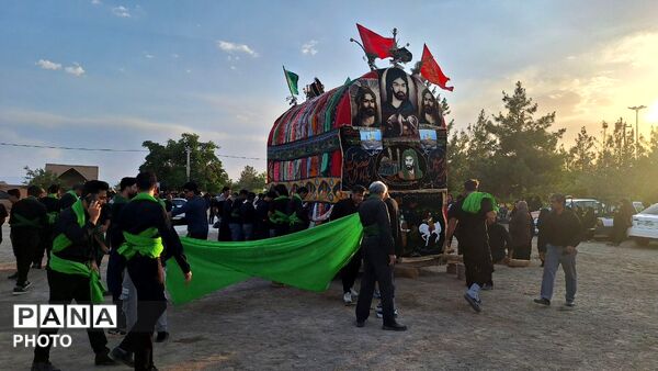 شکوهِ سوگ در پناهِ قدمگاه علی (ع)؛ نخل‌گردانی، بازخوانیِ پیوندِ عشق و ارادت
