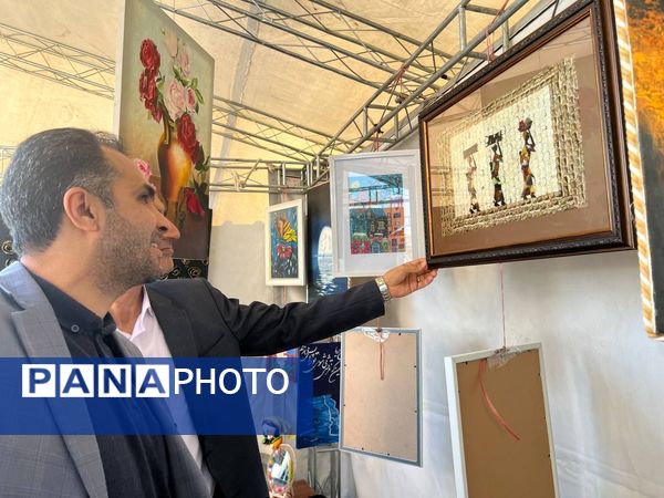 برگزاری مراسم هفته پژوهش در آموزشگاه فرزانگان هیأت امنای ملارد