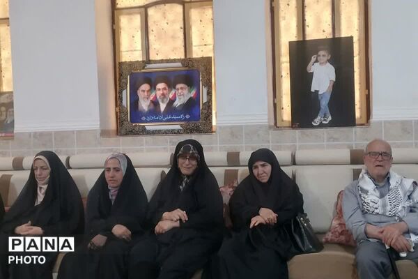 فرهنگیان بازنشسته شهریار تسلی‌بخش والدین میناب شدند