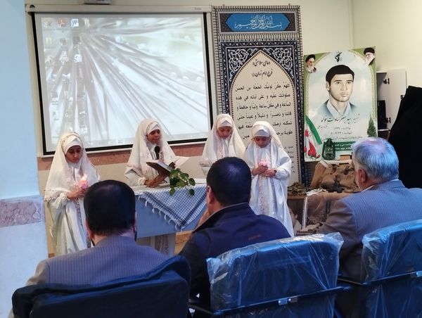 مراسم یادواره شهدا و تجلیل از خانواده شهدا در مدرسه حیدرعلی 