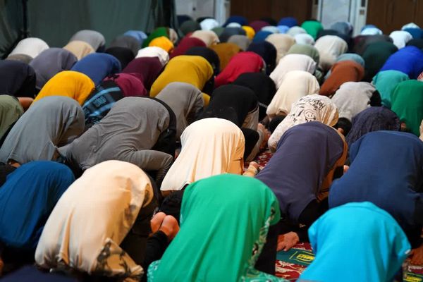 اعتکاف به رنگ خدا ۴؛ دانش‌آموزان یزدی به مهمانی خدا رفتند