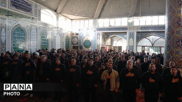 تجدید بیعت مردم بن با سومین رهبر انقلاب اسلامی در آیین گرامیداشت شهدای وطن