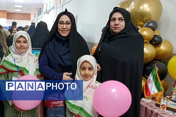 بازدید دانش آموزان ناحیه دو شهرری از نمایشگاه پژوهش اداره کل شهرستانهای استان تهران 