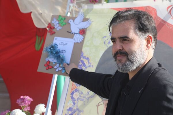 مدرسه ملوک زندی شهرستان پیشوا میزبان میزبان آیین نواختن زنگ انقلاب