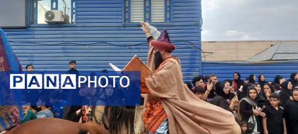 استقبال عزاداران حسینی از کاروان نمادین اسرای کربلا در قم