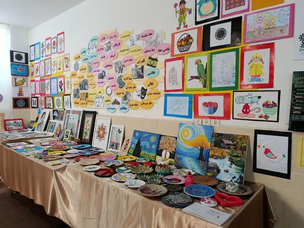 نمایشگاه ماها در دبیرستان فرزانگان