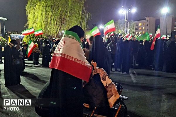 تجمع مردمی در راستای بیعت با رهبر جدید و تقویت جبهه حق در میدان نماز شهرری
