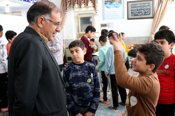 بازدید مدیر آموزش‌وپرورش شهرستان ابرکوه ازاعتکاف دانش آموزان