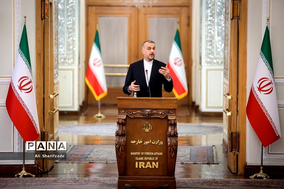 همکاری سازنده دستگاه دیپلماسی و رسانه‌ها عامل تقویت منافع ملی است