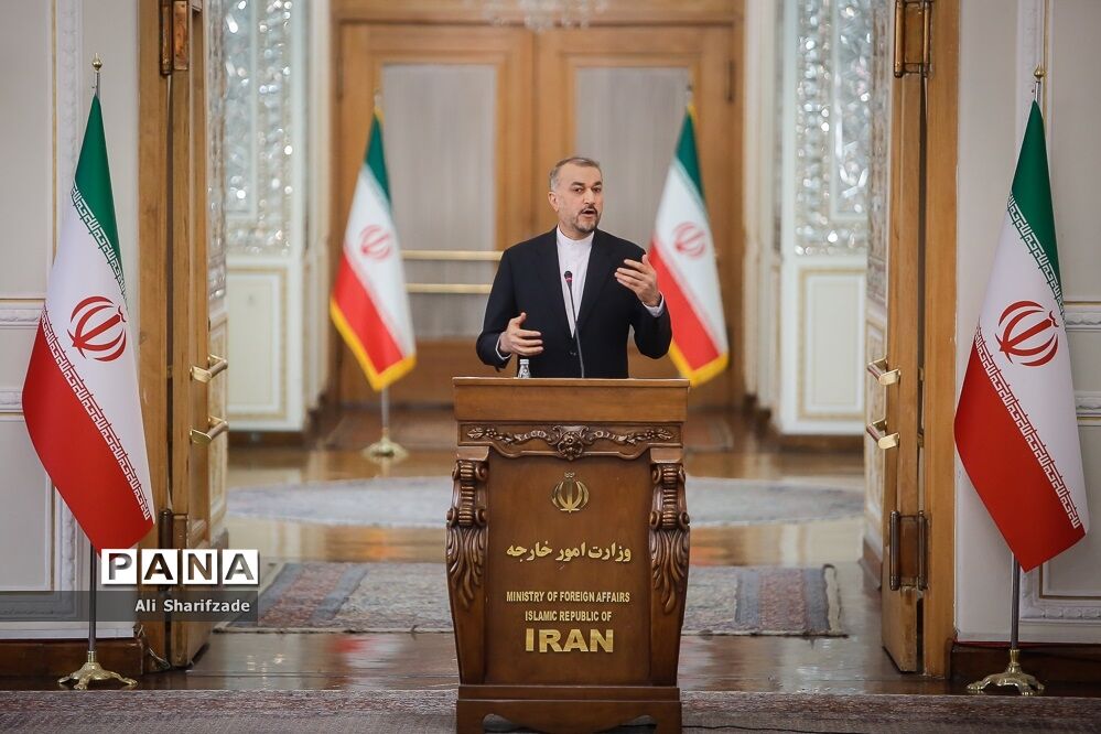 همکاری سازنده دستگاه دیپلماسی و رسانه‌ها عامل تقویت منافع ملی است