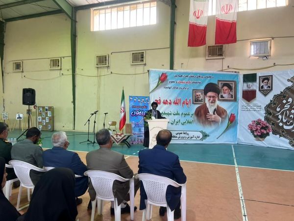 حضور پرشور دانش‌آموزان فین در جشن ۲۲ بهمن