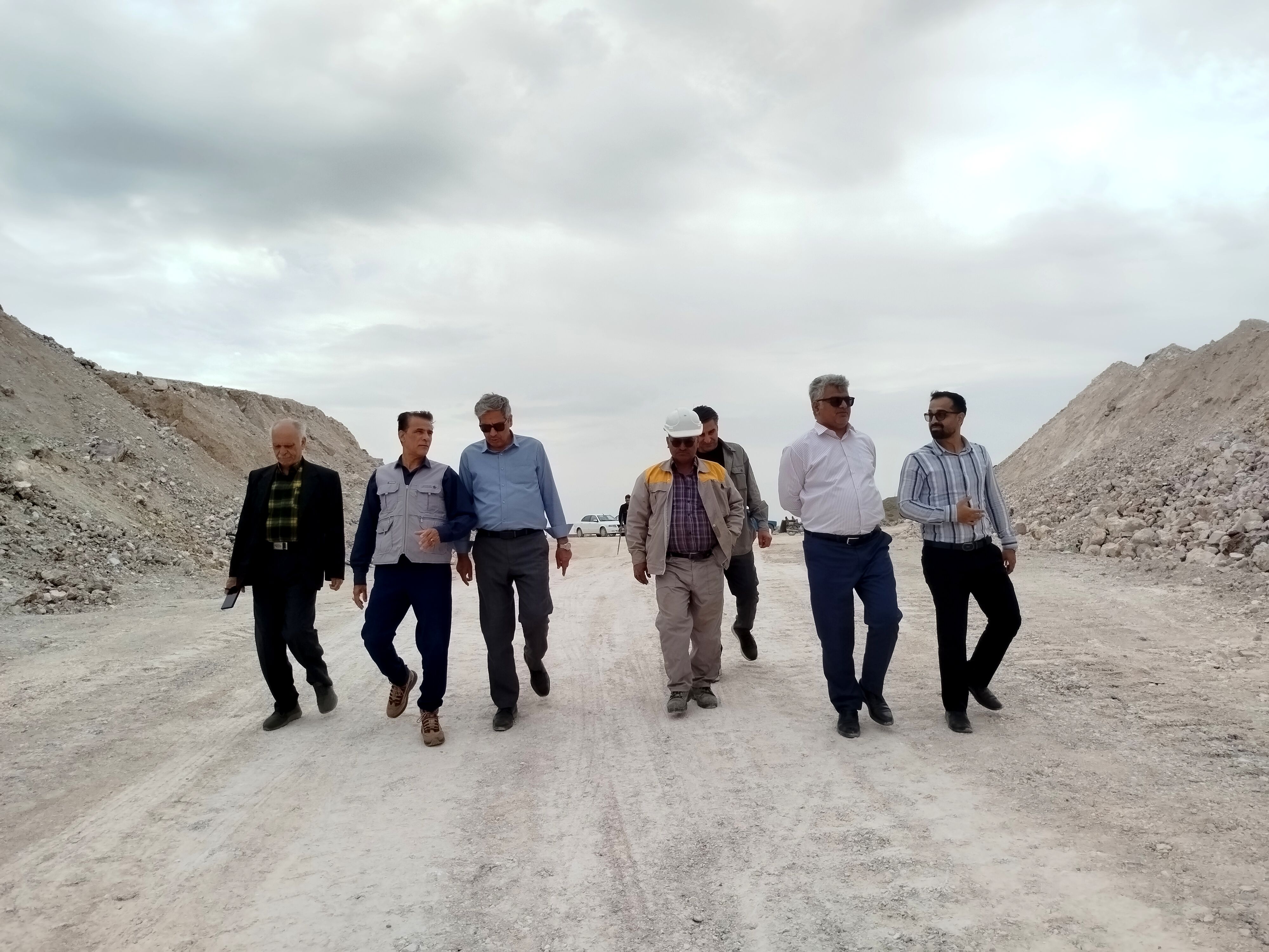 بازدید فرماندار کاشمر از معدن کائولن 