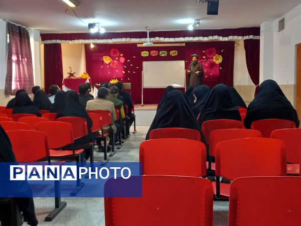 جلسه‌ توانمندسازی مربیان، معاونان پرورشی و سازمان دانش‌آموزی شهرستان فلاورجان 